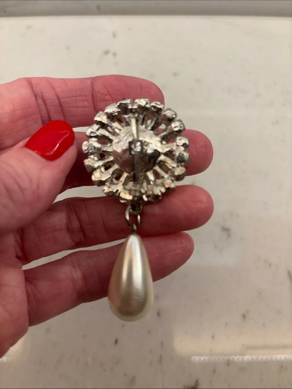 1980’s Vintage Brooch Silver Tone Faux Pearl Rhinestone Dangle Wedding Formal
